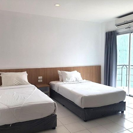 Patong Bay Inn Bagian luar foto