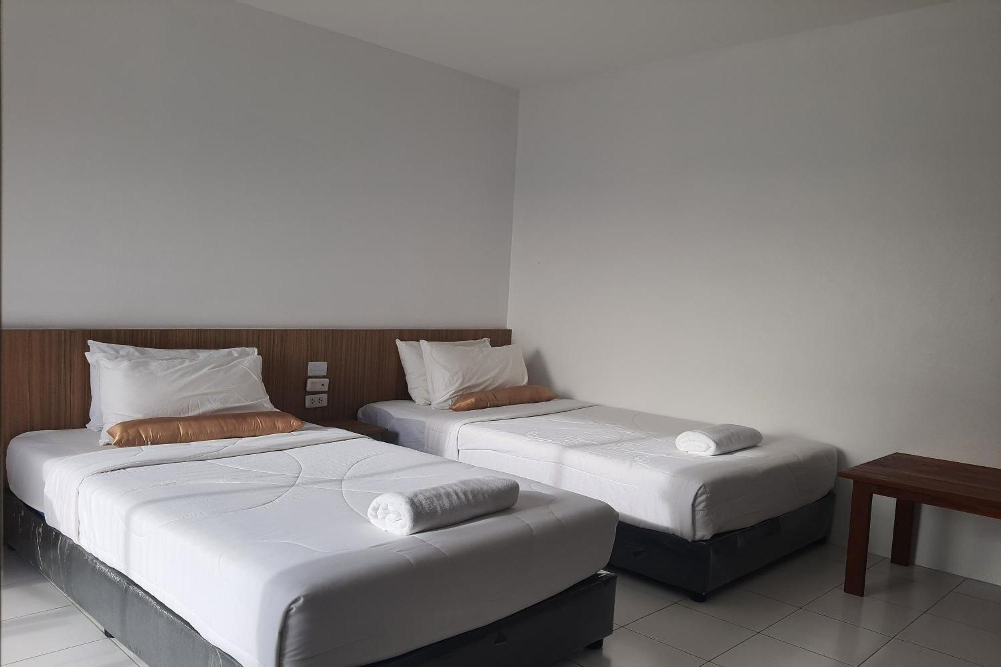 Patong Bay Inn Bagian luar foto