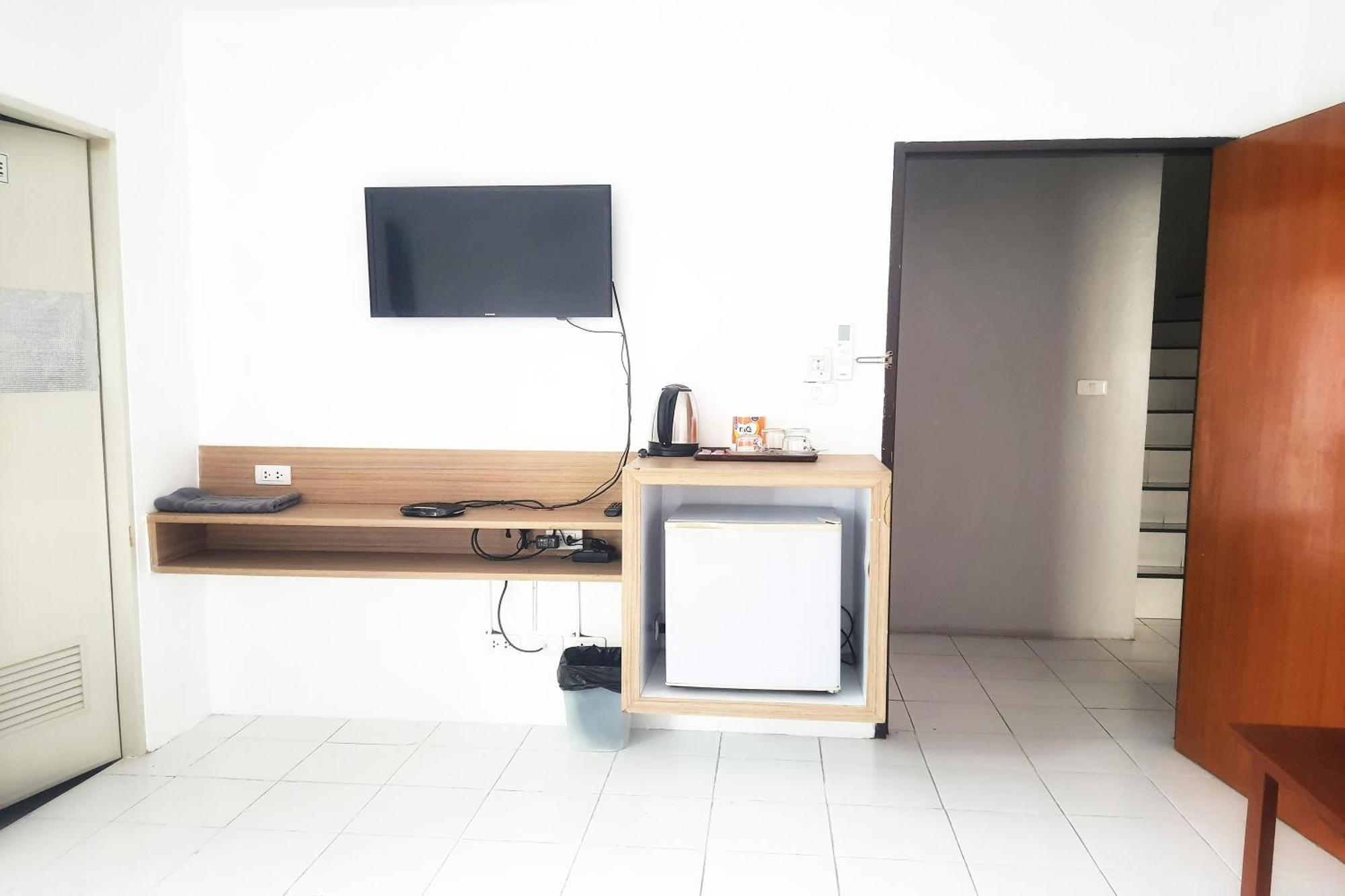 Patong Bay Inn Bagian luar foto